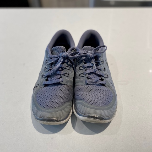 Nike Free Runs - Picture 2 of 2